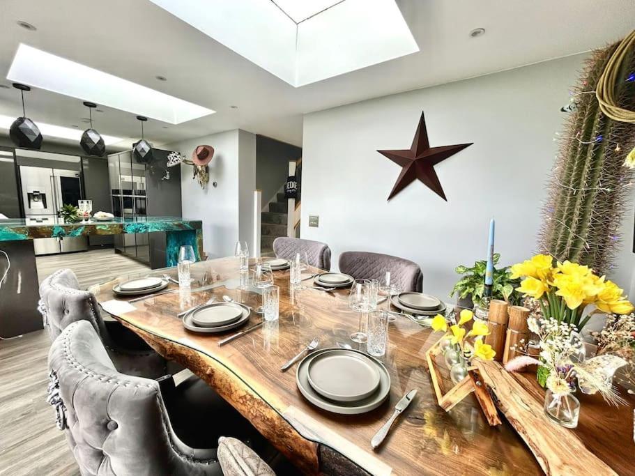 Unique Pet Friendly Luxury Retreat With Hot Tub Holiday home Horsham St Faith
