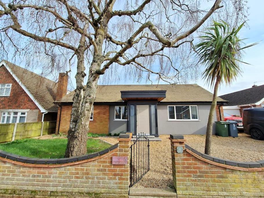 Unique Pet Friendly Luxury Retreat With Hot Tub *