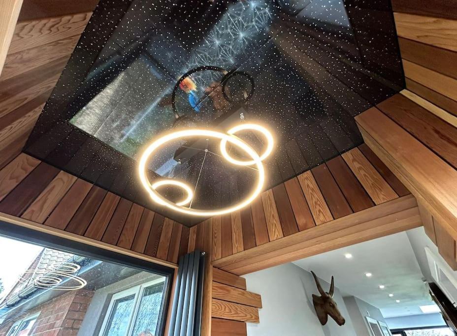 Holiday home Unique Pet Friendly Luxury Retreat With Hot Tub